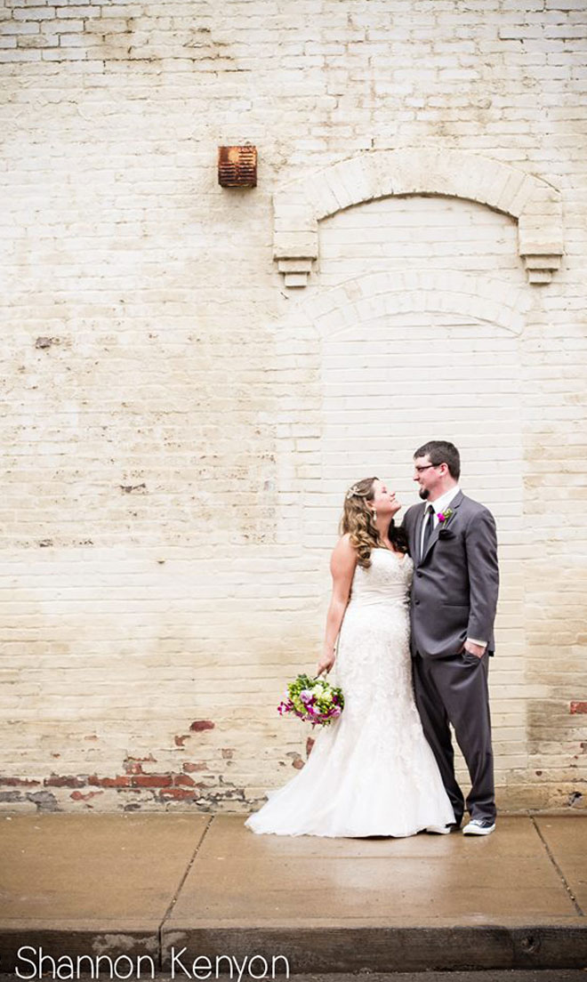 Bride and Groom take a photo opportunity in beautiful downtown Sharon PA.